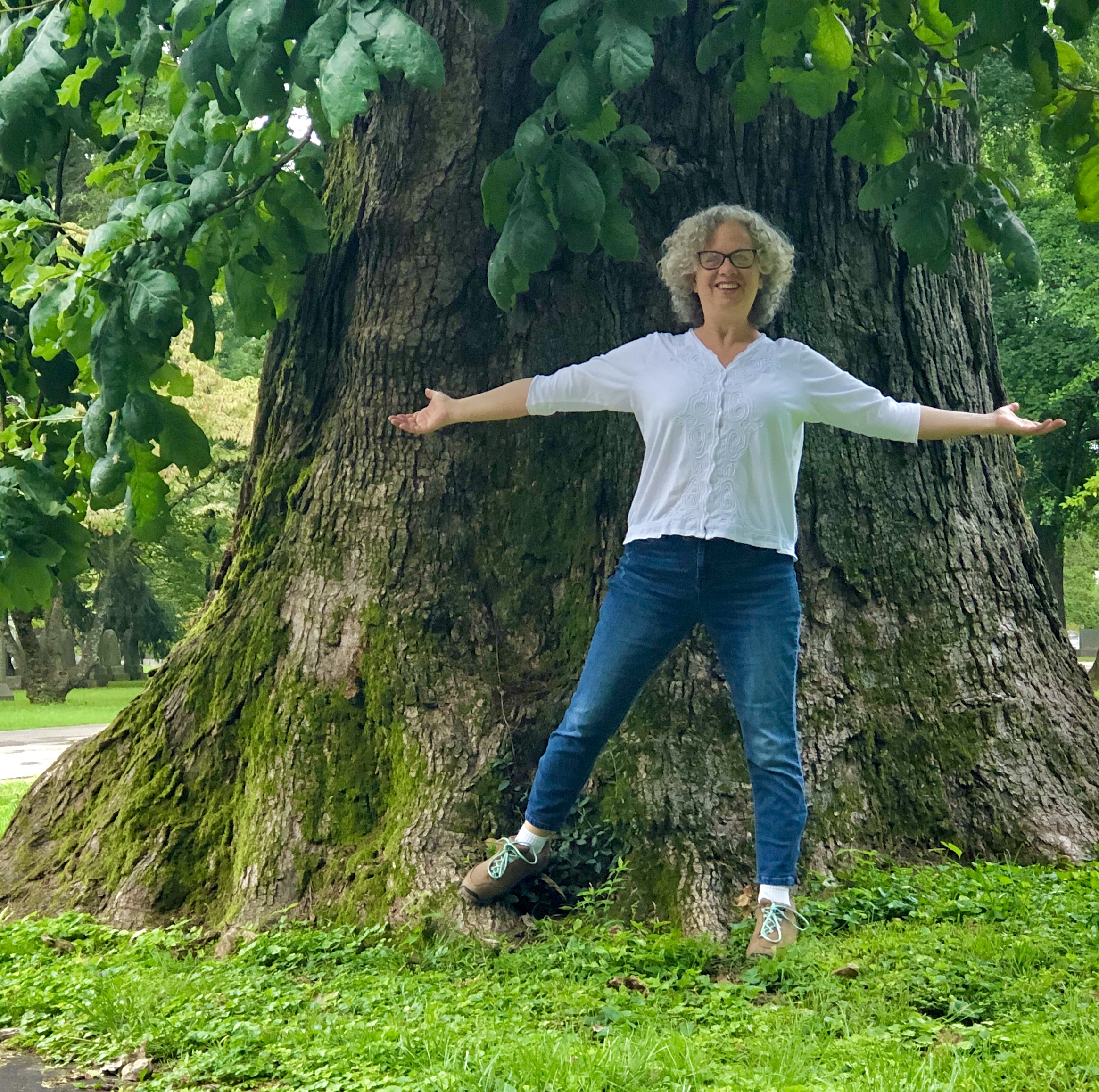 author, poet, musician, podcast host, course creator Jenny Leigh Hodgins at the piano.
